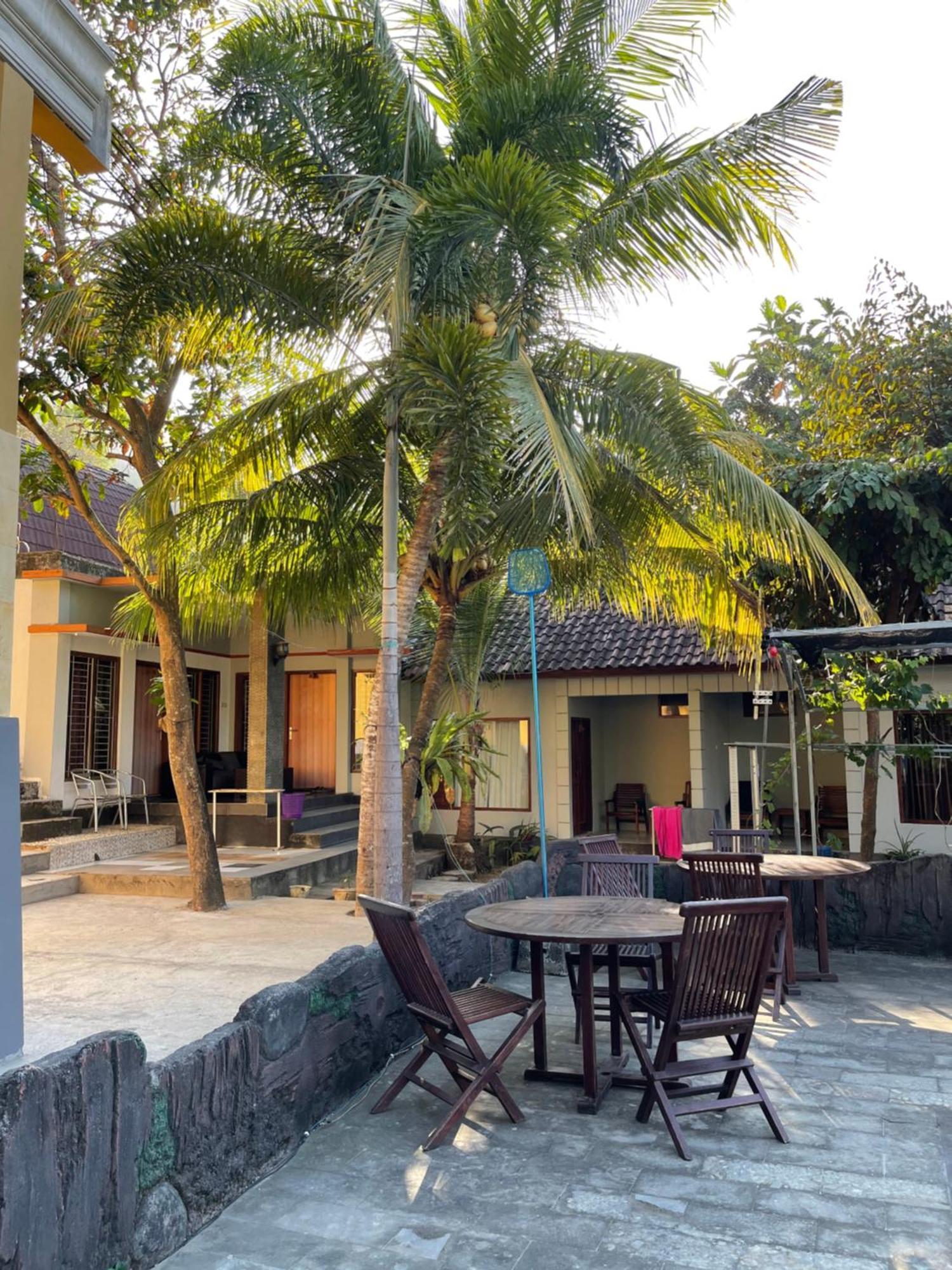 Tri Putri Homestay Kuta  ภายนอก รูปภาพ