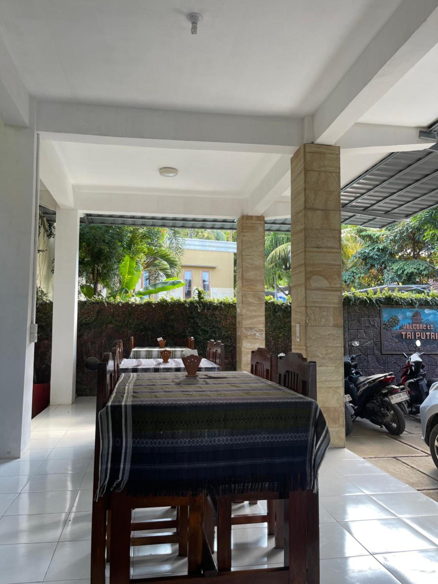 Tri Putri Homestay Kuta  ภายนอก รูปภาพ