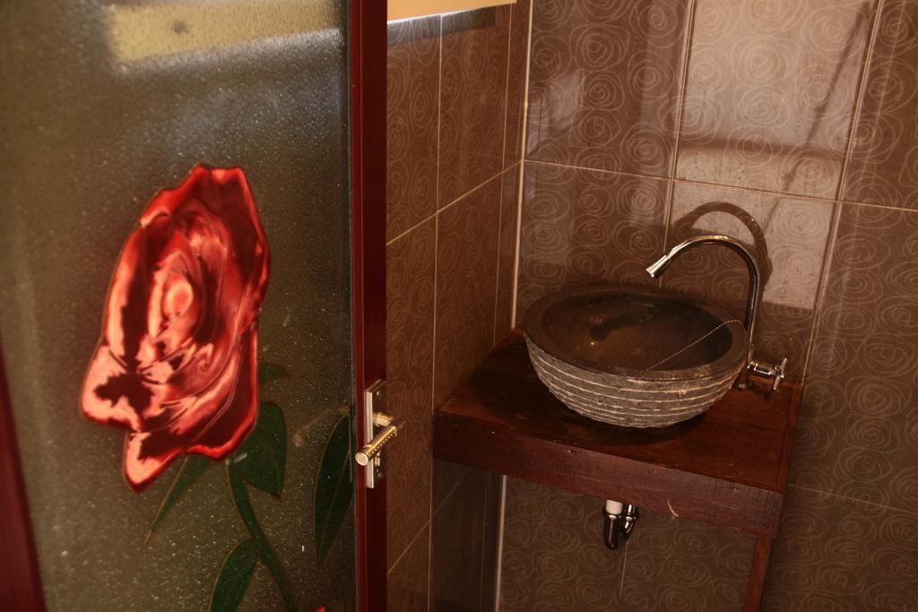 Tri Putri Homestay Kuta  ภายนอก รูปภาพ