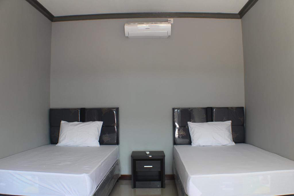 Tri Putri Homestay Kuta  ภายนอก รูปภาพ