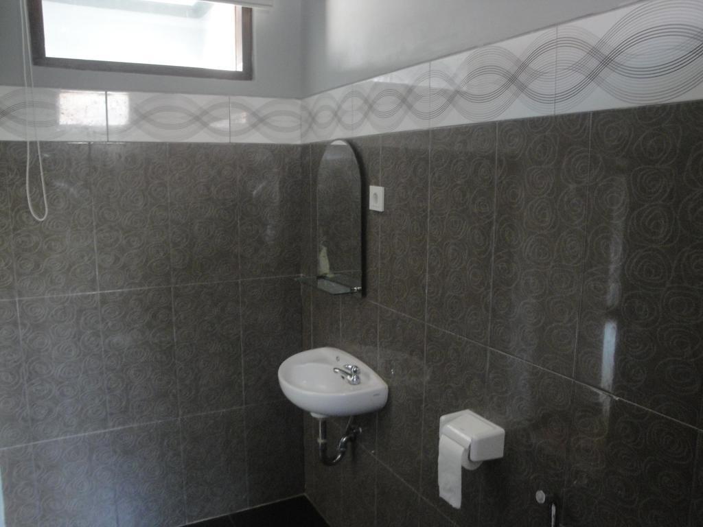 Tri Putri Homestay Kuta  ภายนอก รูปภาพ