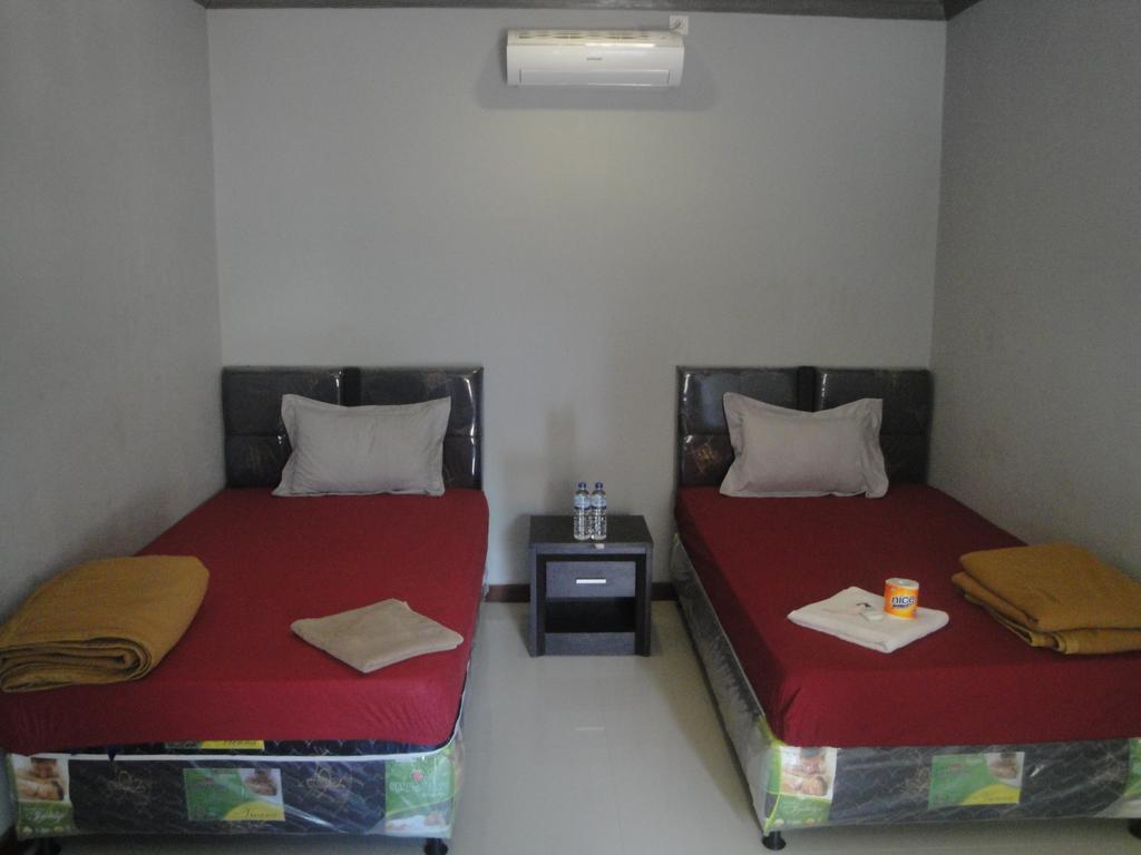 Tri Putri Homestay Kuta  ภายนอก รูปภาพ